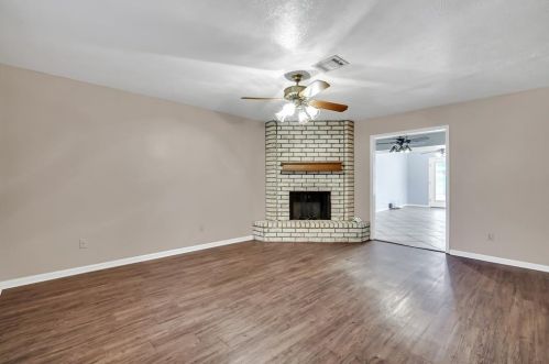 109 Magnolia Way, Huntsville, TX 77320-3003