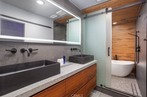 13911 Gershon Pl, Santa Ana CA  92705-2686 exterior