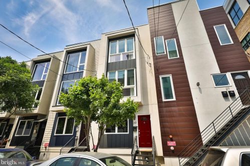 213 Green St, Philadelphia, PA 19123-2945