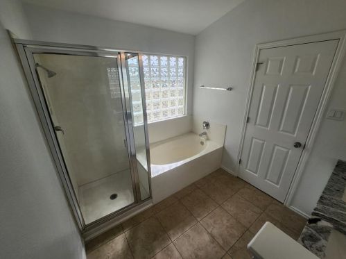 138 Hogan, Uhland TX 78640-5400 exterior