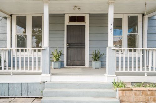828 Mayfield Ave, San Bernardino, CA 92401-1020