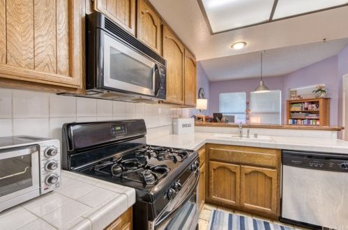 6 Whitney, Irvine CA  92620-3386 exterior