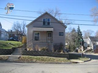 21 Comstock St, Joliet, IL 60436-1659