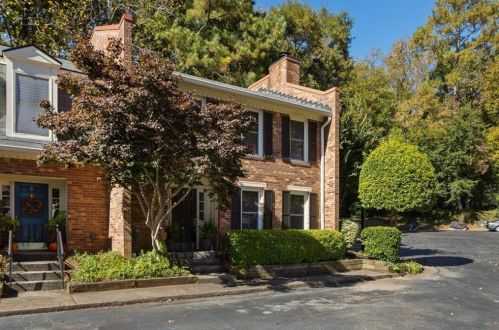 9 King James Pl, Atlanta, GA 30342-3752
