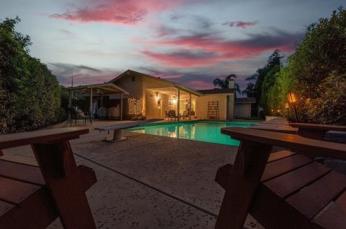 3300 Tiffany Ln, Modesto, CA 95350-1645