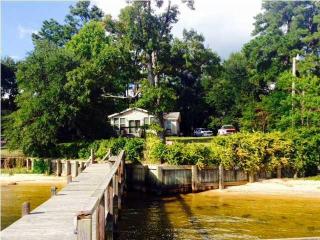 400 Hilltop Dr, Bonneau, SC 29431-8742