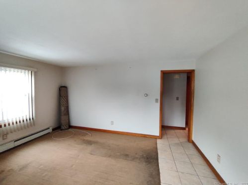 32 Villa Rd, Waterbury, CT 06706-1912