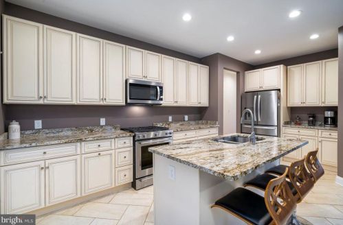 365 Prado Way, Berkeley Springs WV  25411-3264 exterior