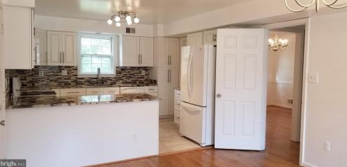 5202 Bradwood St, Springfield VA  22151-3521 exterior