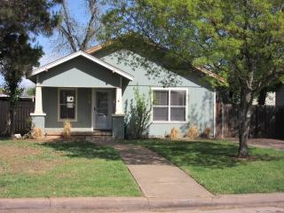 909 Vine St, Abilene TX  79602-2326 exterior
