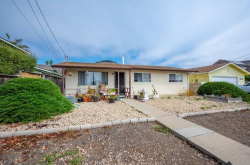 2988 Cedar Ave, Morro Bay, CA 93442-1406