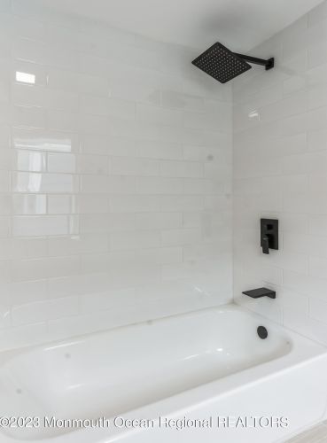 1102 Asbury Ave, Tinton Falls NJ 07712-5727 exterior