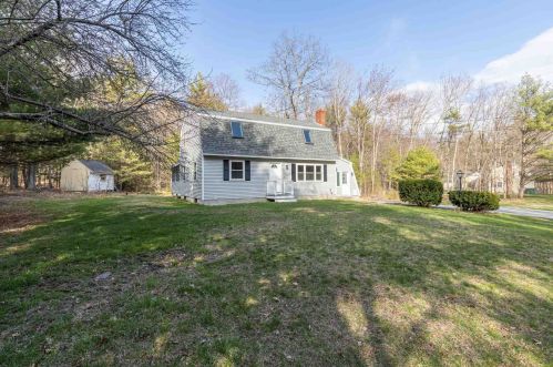 462 Hooksett Rd, Auburn, NH 03032-3913