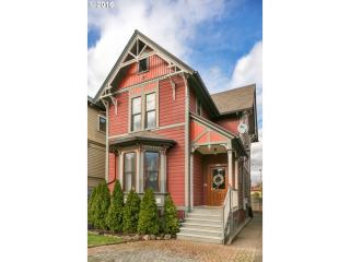 2347 Kearney St, Portland, OR 97210-3015