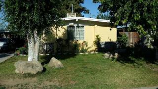 325 K St, Tivy Valley, CA 93657-2116