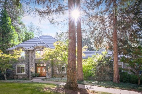 12996 Somerset Dr, Grass Valley, CA 95945-9727
