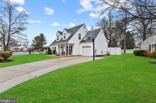 2 Hampton Ct, Blenheim, NJ 08012-4567