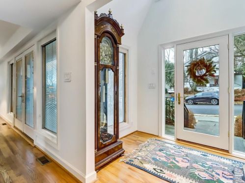 925 Highland Ter, Atlanta GA  30306-3413 exterior