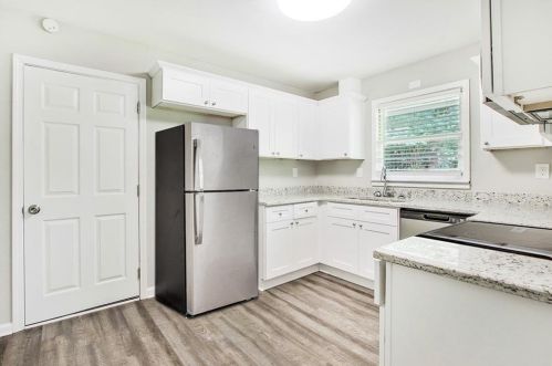 4785 Kent Rd, Atlanta GA  30337-5317 exterior