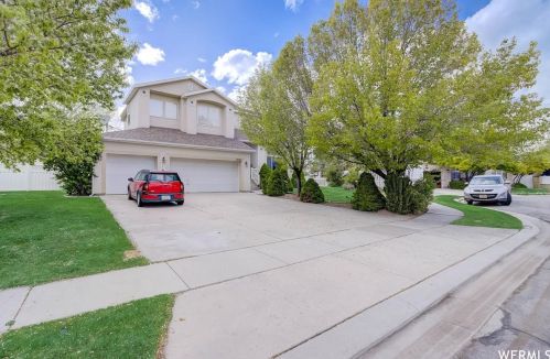 8694 Mountain Vista Dr, Taylorsville, UT 84081-3300