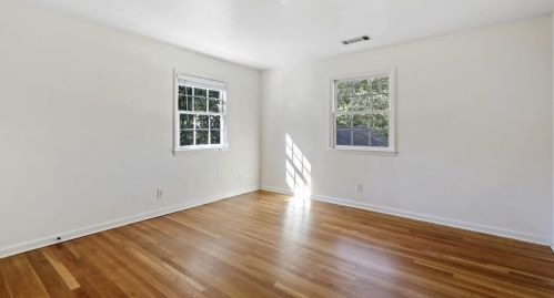 1386 Hanover West Dr, Atlanta GA  30327-1139 exterior