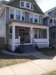 4033 Eddy St, Chicago, IL 60641-3926