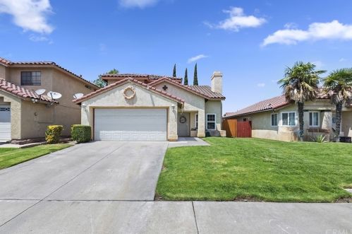 658 Manzanita St, Rialto, CA 92376-7480