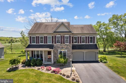 7239 Royal Oak Dr, Harrisburg, PA 17112-8837