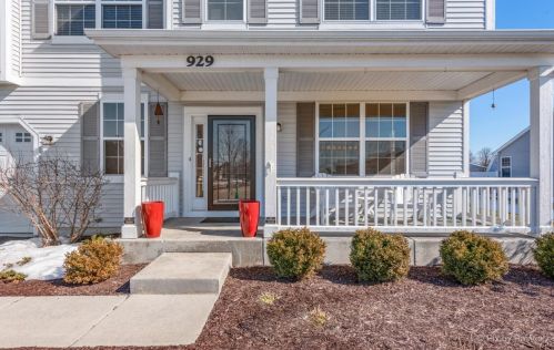 929 Mirador Dr, North Aurora, IL 60542-2005