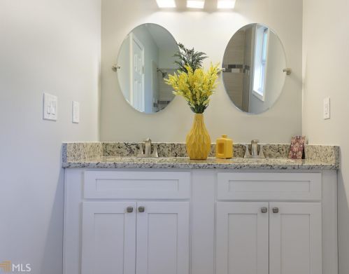 976 Pinehurst Dr, Smyrna GA  30080-4225 exterior