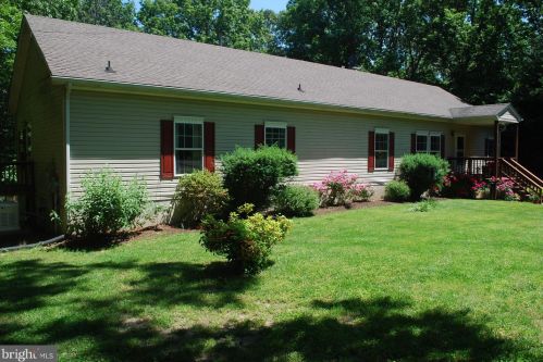 209 Baylor Dr, Montross, VA 22520-2134