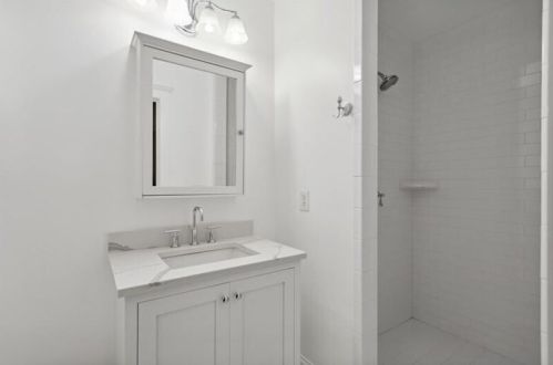 554 Mnr Rdg Dr, Atlanta GA  30305-3512 exterior