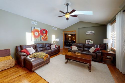 750 Fairway Ln, Sycamore IL  60178 exterior