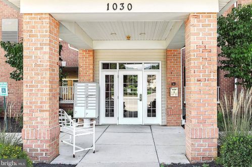 1030 Crest Way, York, PA 17403-9120