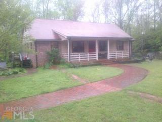 180 River Valley Dr, Carrollton, GA 30117-5712