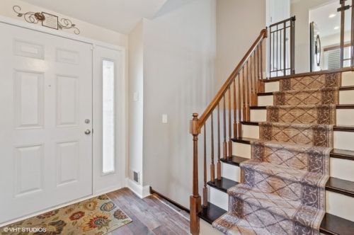 698 Morning Glory Ln, Hanover Park, IL 60103-5842