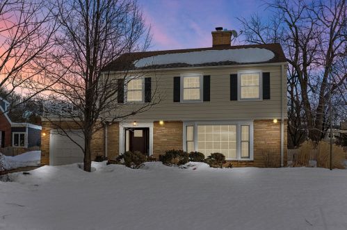 519 Echo Ln, Glenview, IL 60025-3431