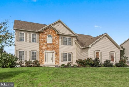 1439 Langshire Dr, York, PA 17404-8523