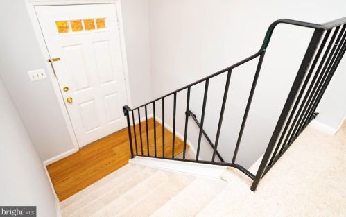 5146 Bradfield Dr, Annandale, VA 22003-4012