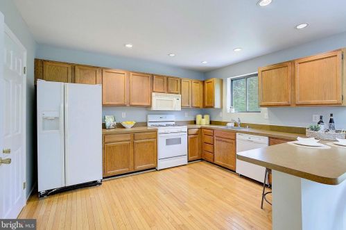 285 Michener Ct, Severna Park MD 21146-2051 exterior