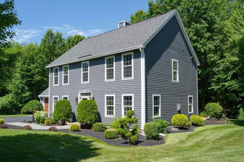 10 Eagles Bay Dr, Dover, NH 03820-9124