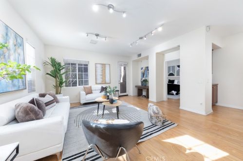 37 Secret Gdn, Irvine CA  92620-4804 exterior