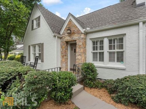 2859 Elliott Cir, Atlanta GA  30305-2726 exterior