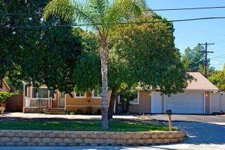 1207 Upas St, Escondido, CA 92025-5537