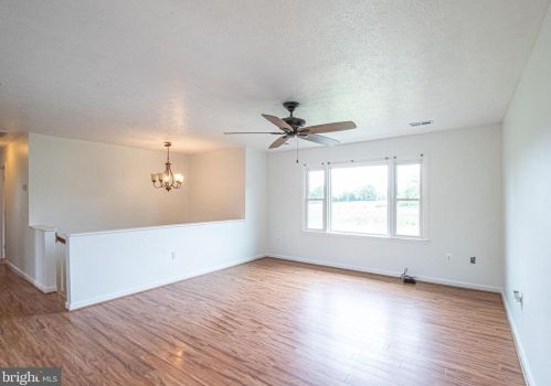 55 Wesley Chapel Dr, Edinburg, VA 22824-2839