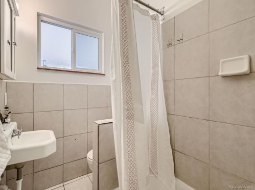 4745 Logan St, Englewood CO 80113-6841 exterior