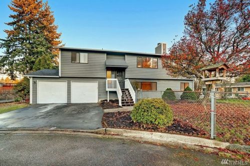 2345 189 St, Seattle WA  98133-4261 exterior