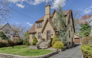 5 Corey Rd, Parsippany, NJ 07834-2104