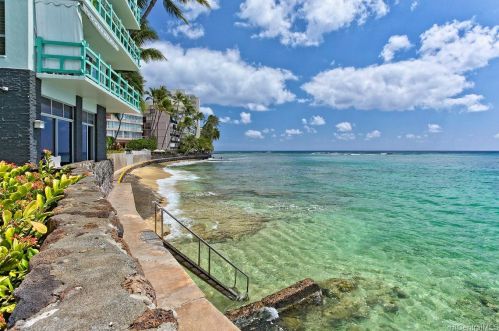 2957 Kalakaua Ave, Honolulu, HI 96815-4650