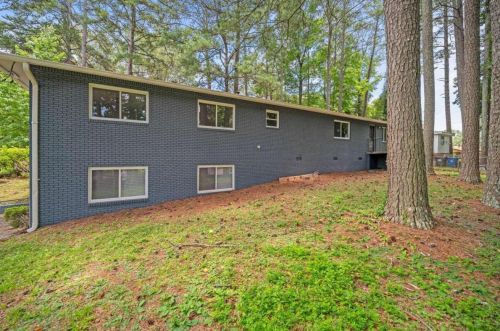3007 Dogwood Dr, Atlanta GA  30344-3905 exterior